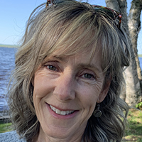 Leslie Helakoski